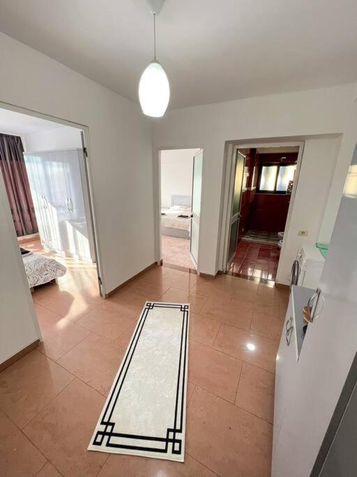Scanderbeg Square 2Br Apt Тирана Экстерьер фото