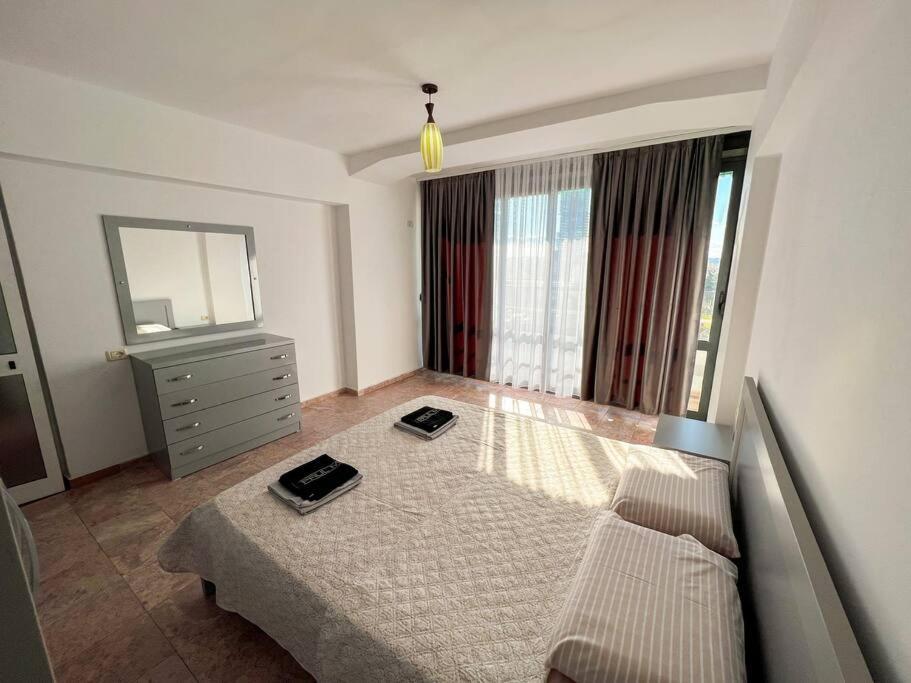 Scanderbeg Square 2Br Apt Тирана Экстерьер фото