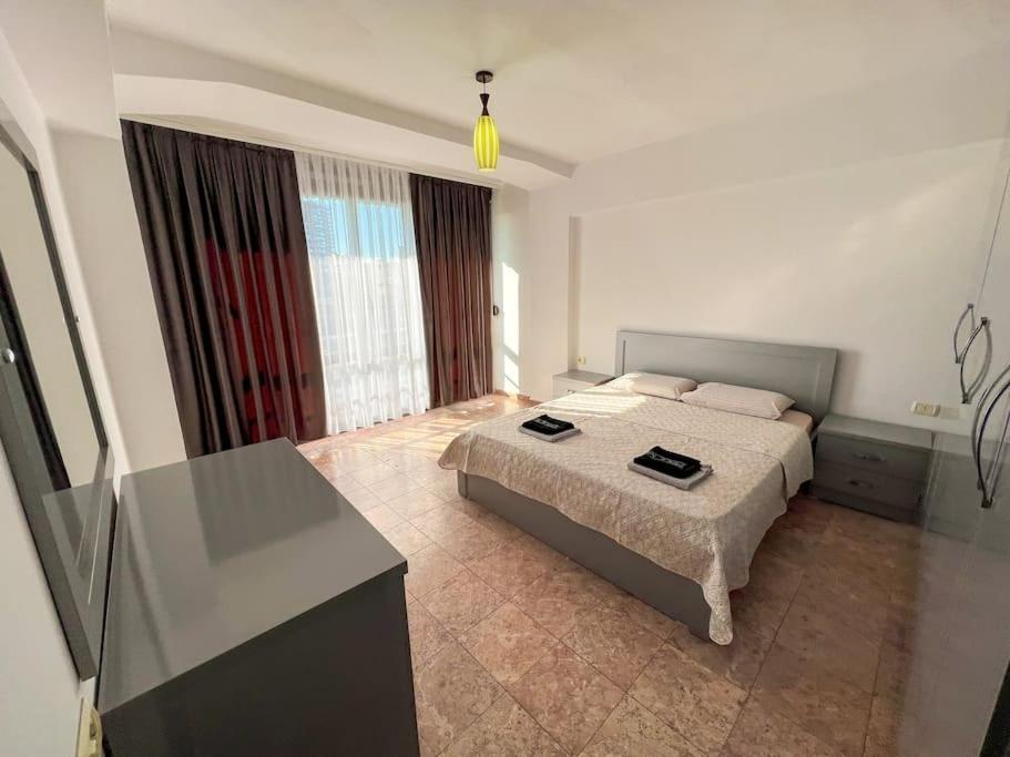 Scanderbeg Square 2Br Apt Тирана Экстерьер фото