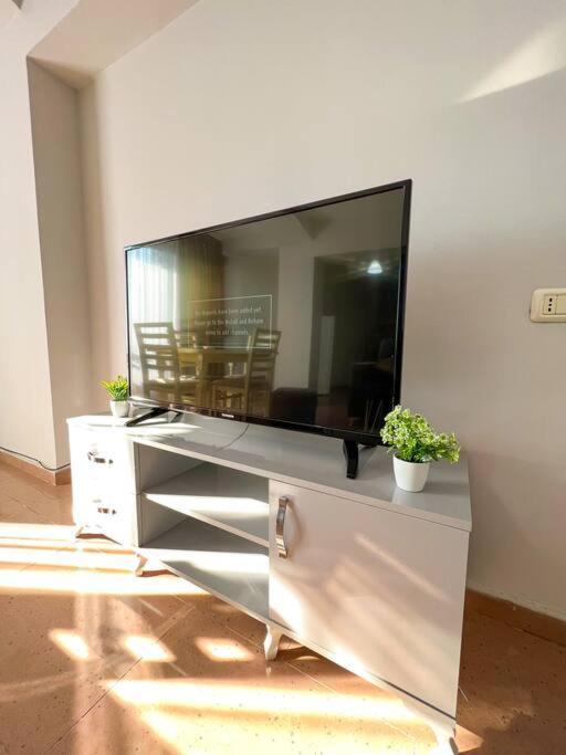 Scanderbeg Square 2Br Apt Тирана Экстерьер фото